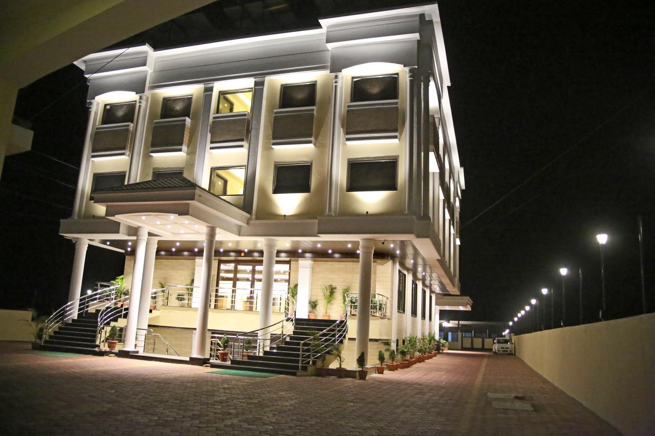 Hotel Lavanya Palace Ratlam Luaran gambar