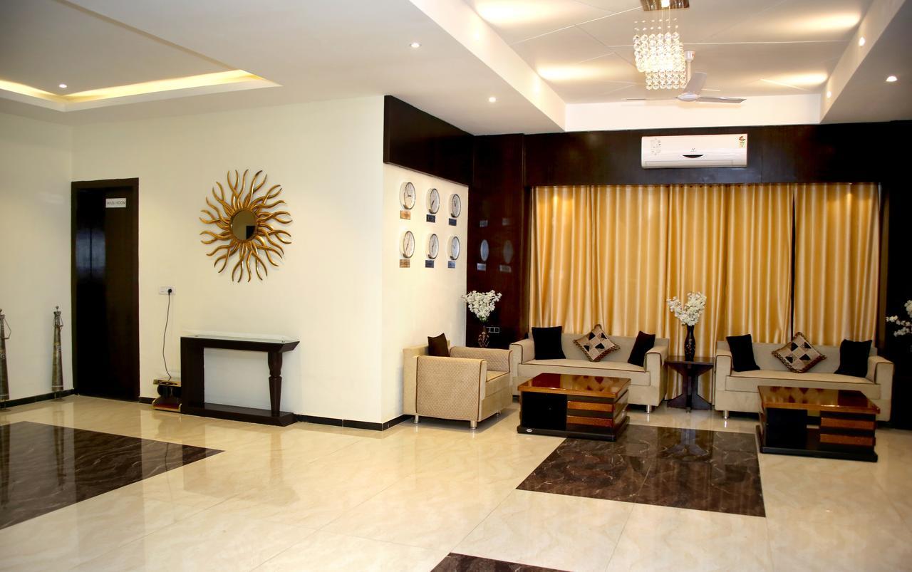 Hotel Lavanya Palace Ratlam Luaran gambar